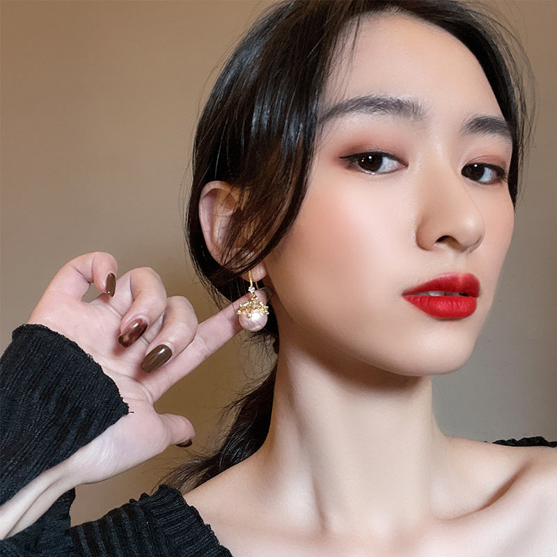 Korean Net Red New Pearl Earrings Female Exquisite High-End Temperament Earrings French Autumn And Winter Earrings