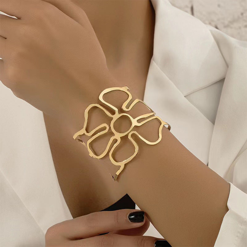 Hollow-out Petals Open-ended Bracelet