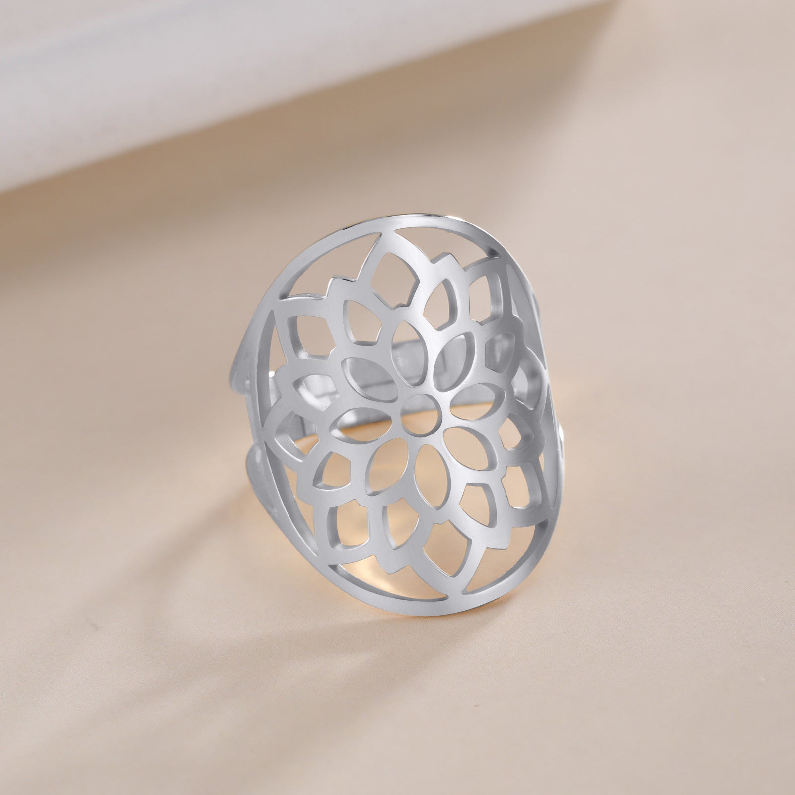 Stainless Steel Hollow Chrysanthemum Adjustable Ring