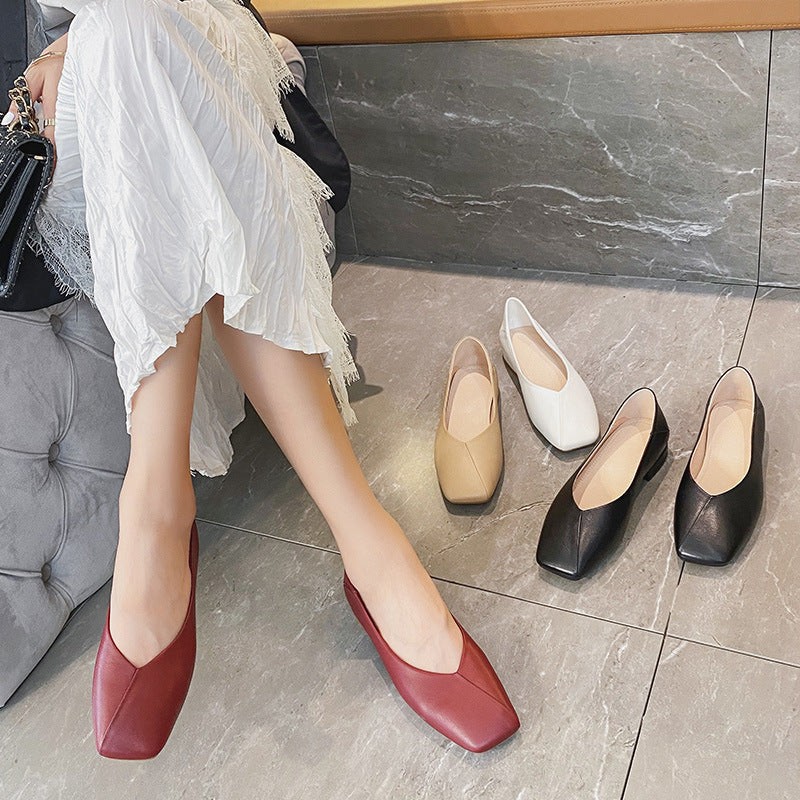 Square toe flat shoes
