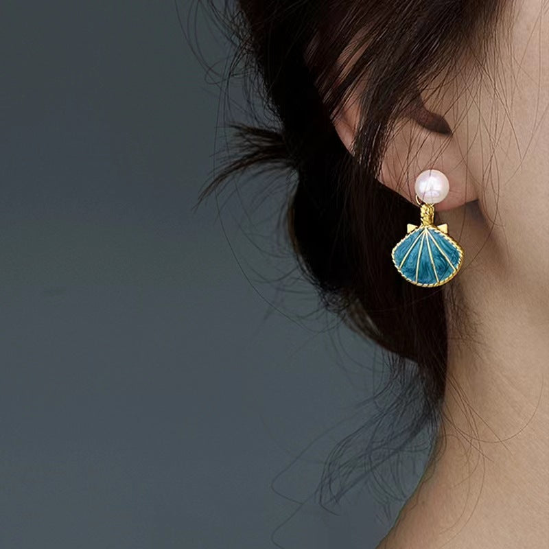 Blue Two Wearing Methods Shell Pearl Earrings