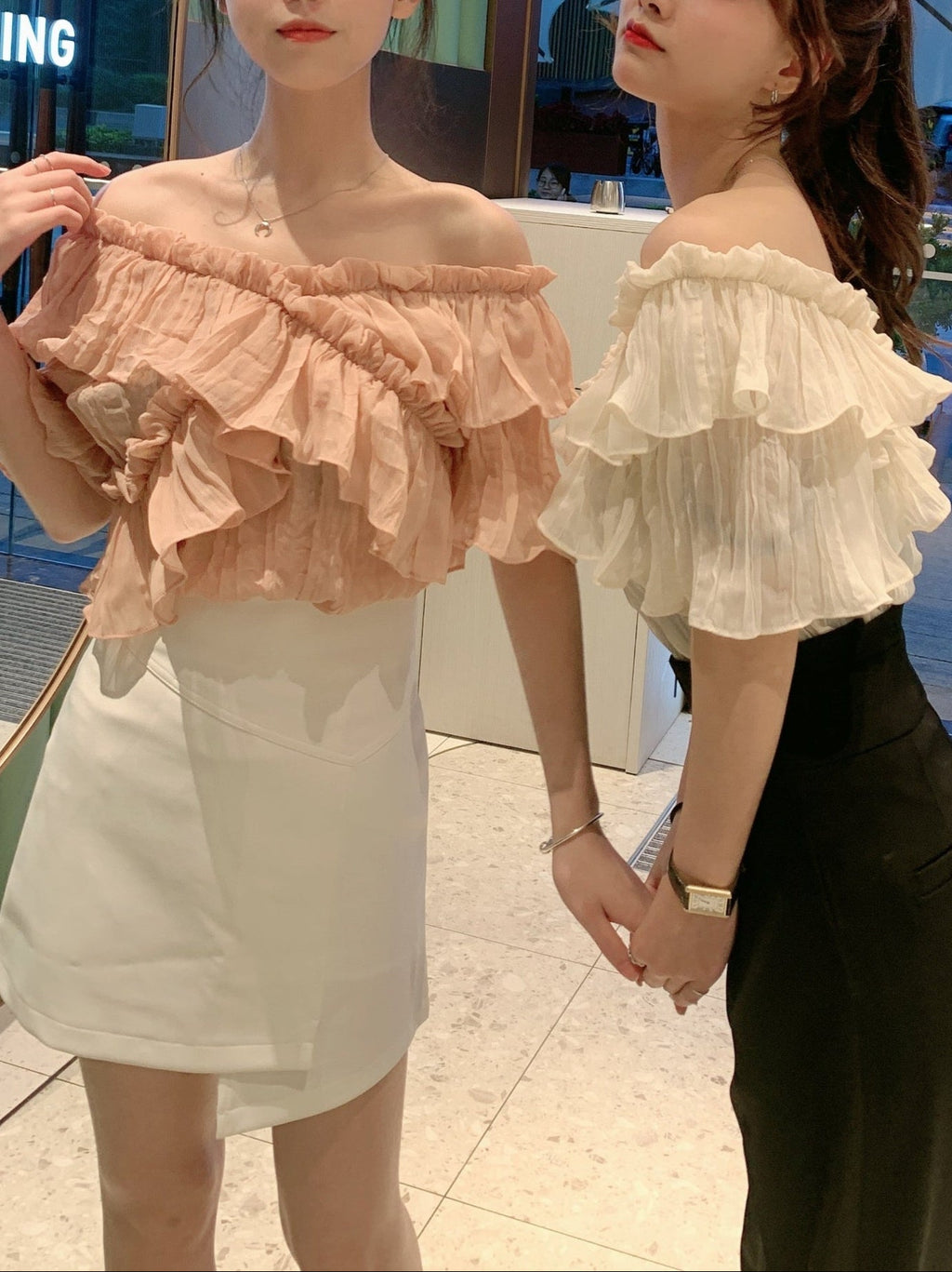 3 Wear a folded chiffon shirt