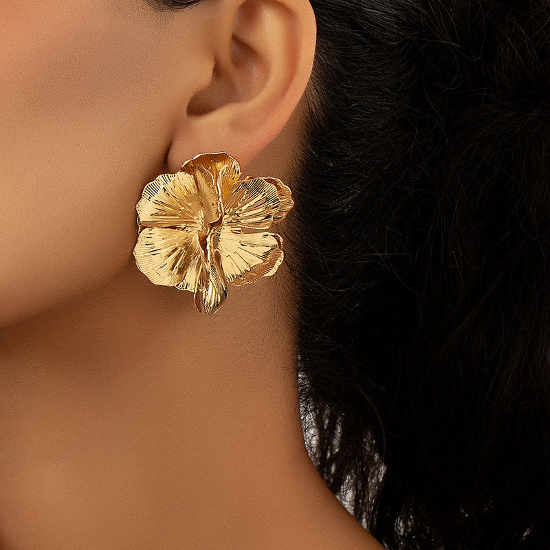 Geometric Cold Wind Electroplated Metal Plant Flower Earrings