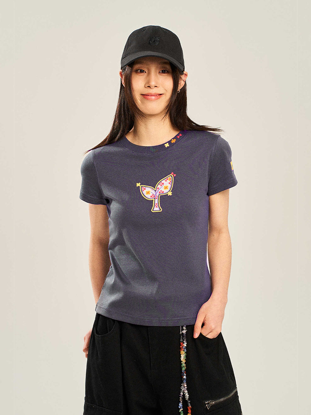 Women's Embroidered Shoulder Slim-fit Short-sleeved T-shirt