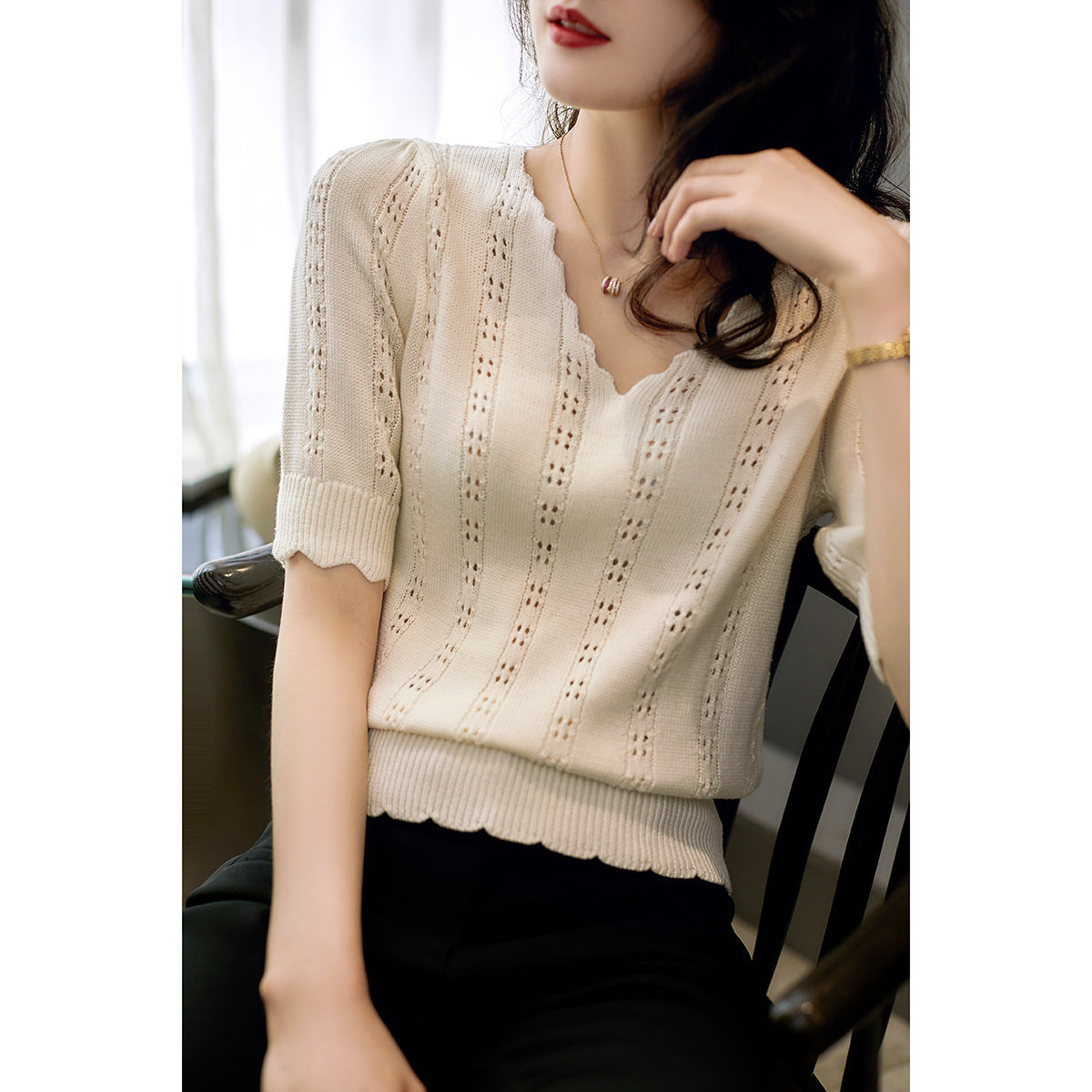 Summer White French Style V-neck Sweater With Short Sleeves