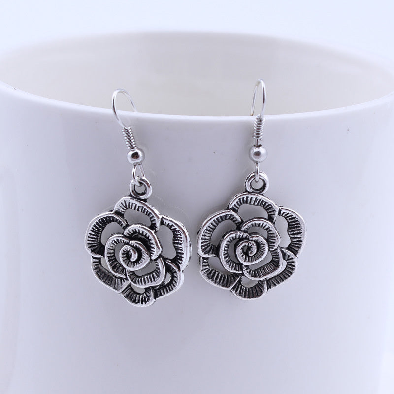 New Fashionable Flower Earrings For Women