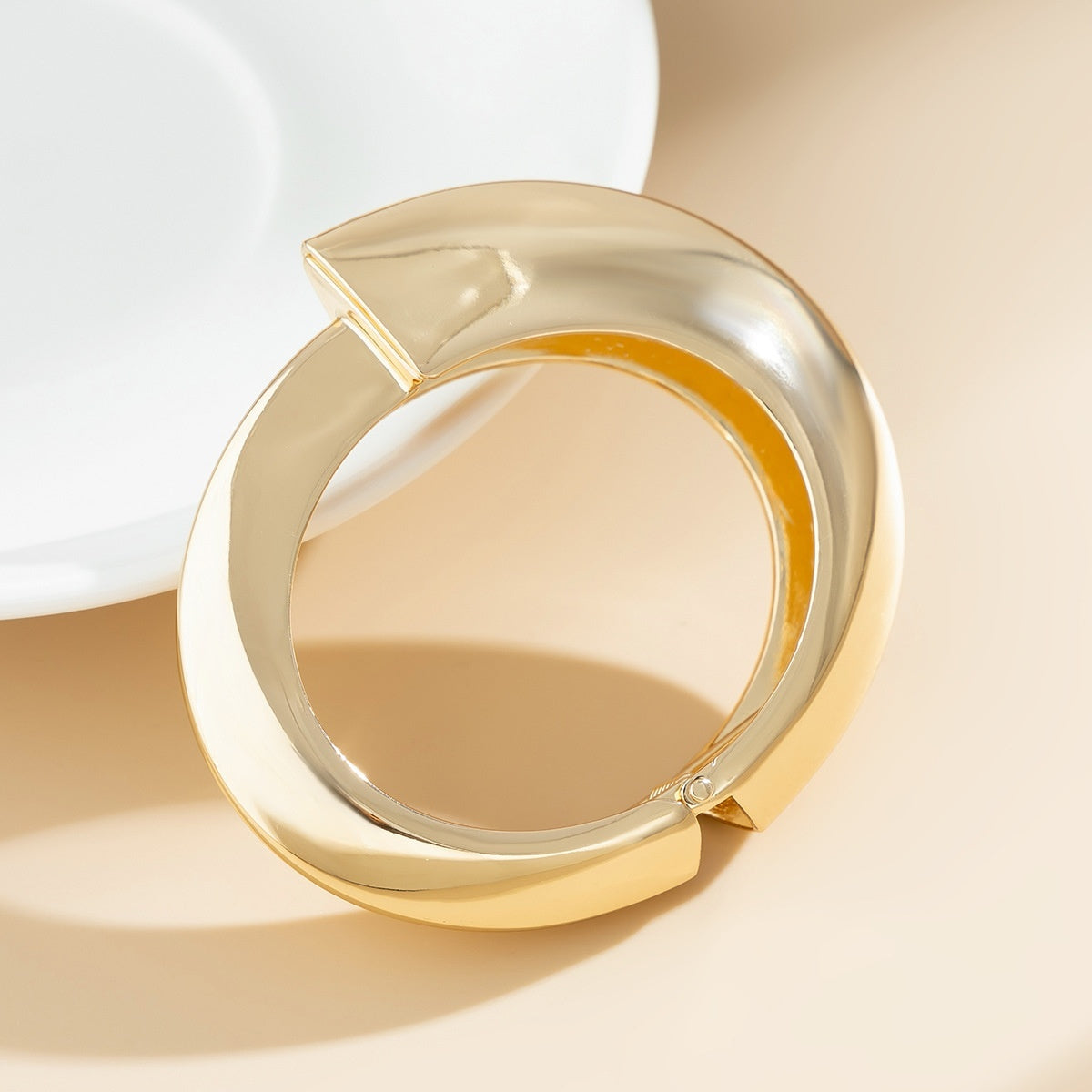 Irregular Shaped Affordable Luxury Fashion Bracelet