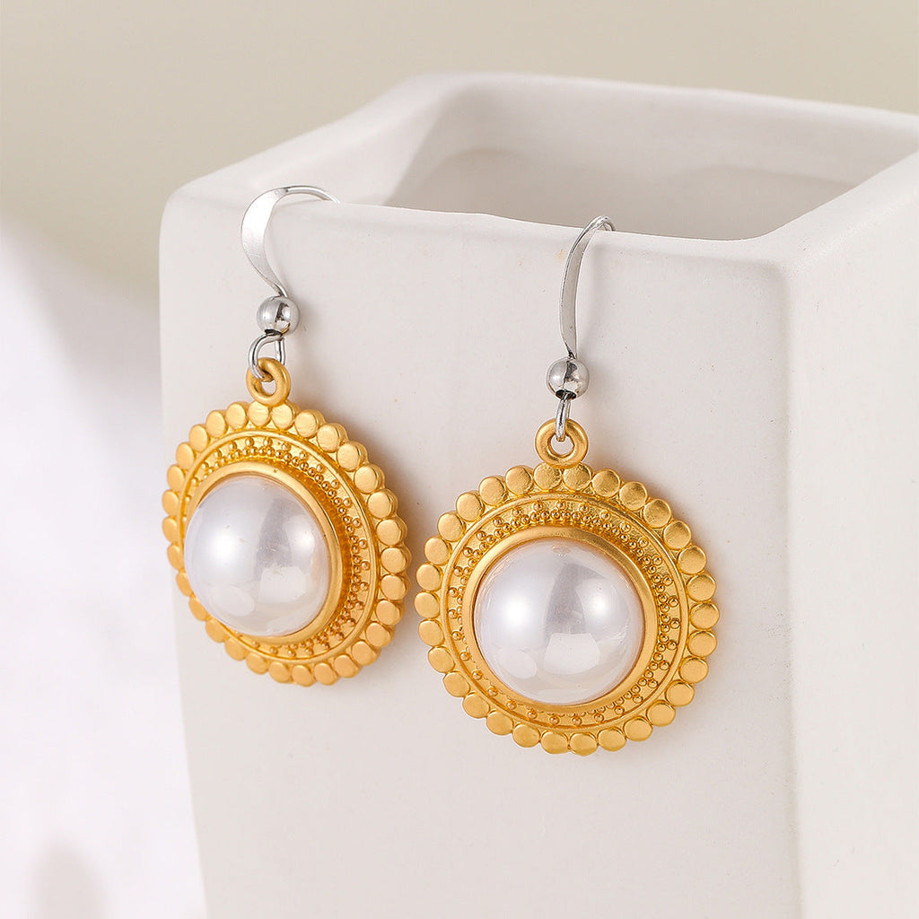 Retro Exaggerated Cat's Eye French Buckle Earrings