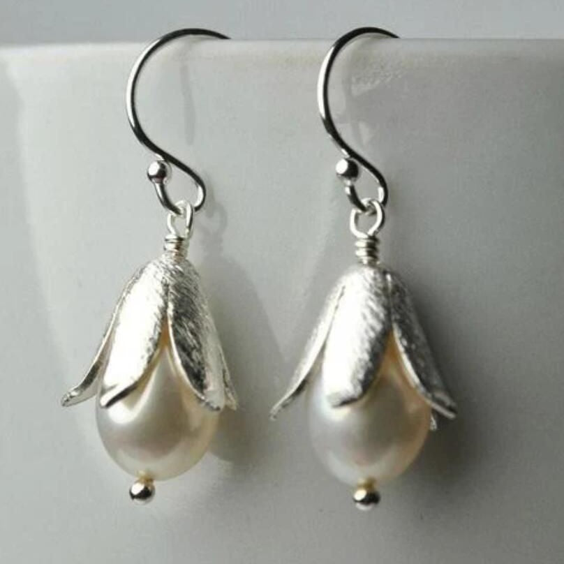 Subtle Temperament Water Droplet Pearl Bud Earrings