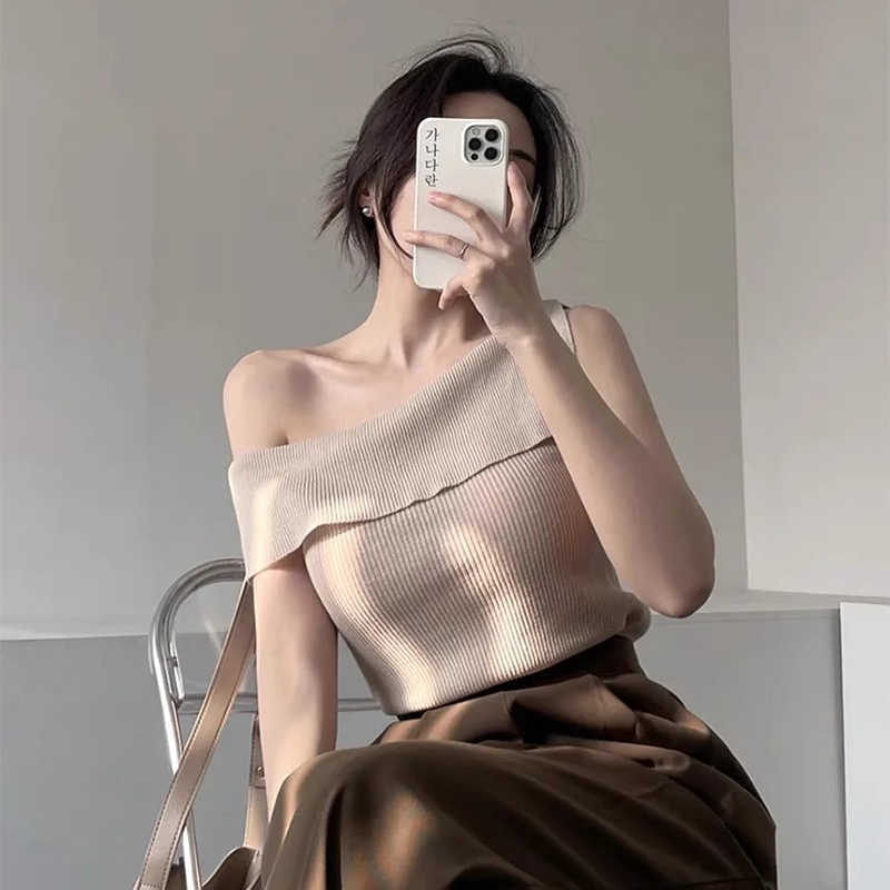Irregular Off-shoulder Sleeveless Knitwear Solid Color Top