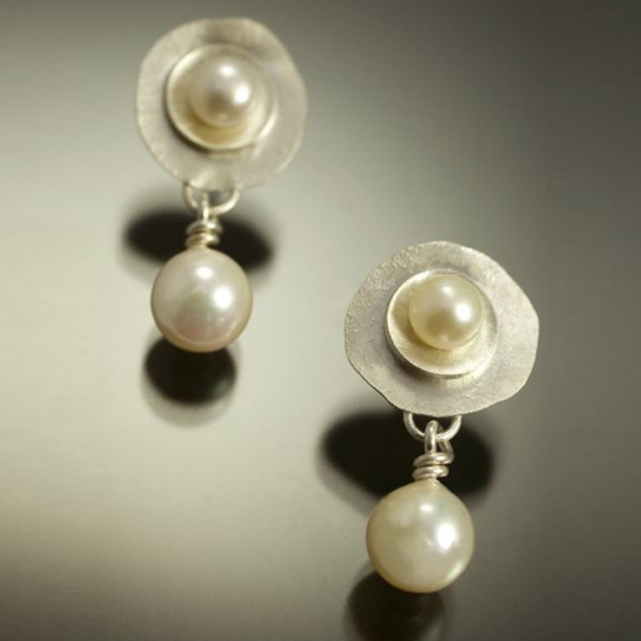 Popular Inlaid Pearl High Sense Graceful Earrings