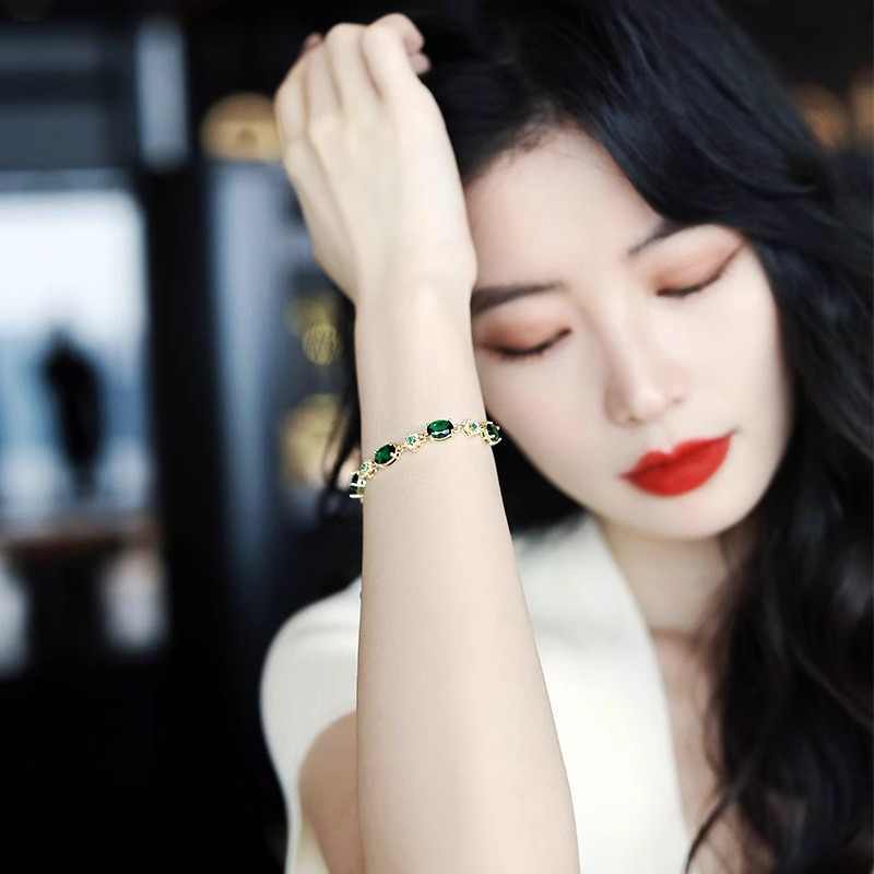 High-grade Design Exquisite Design Emerald Bracelet For Women