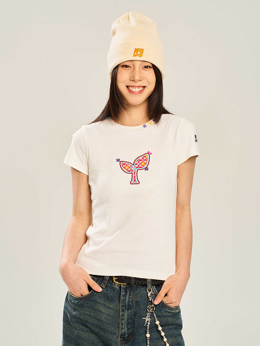 Women's Embroidered Shoulder Slim-fit Short-sleeved T-shirt