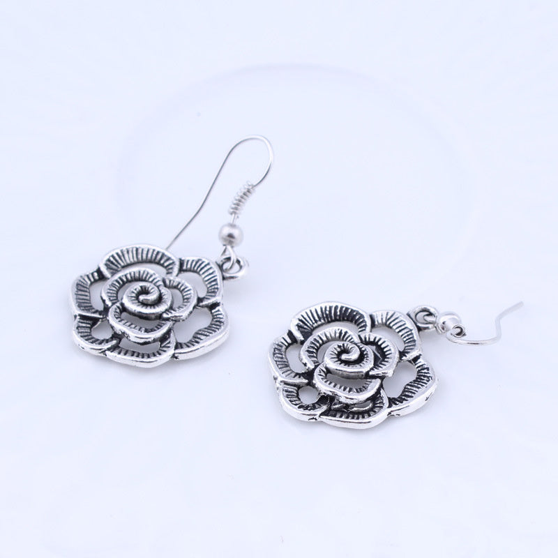 New Fashionable Flower Earrings For Women