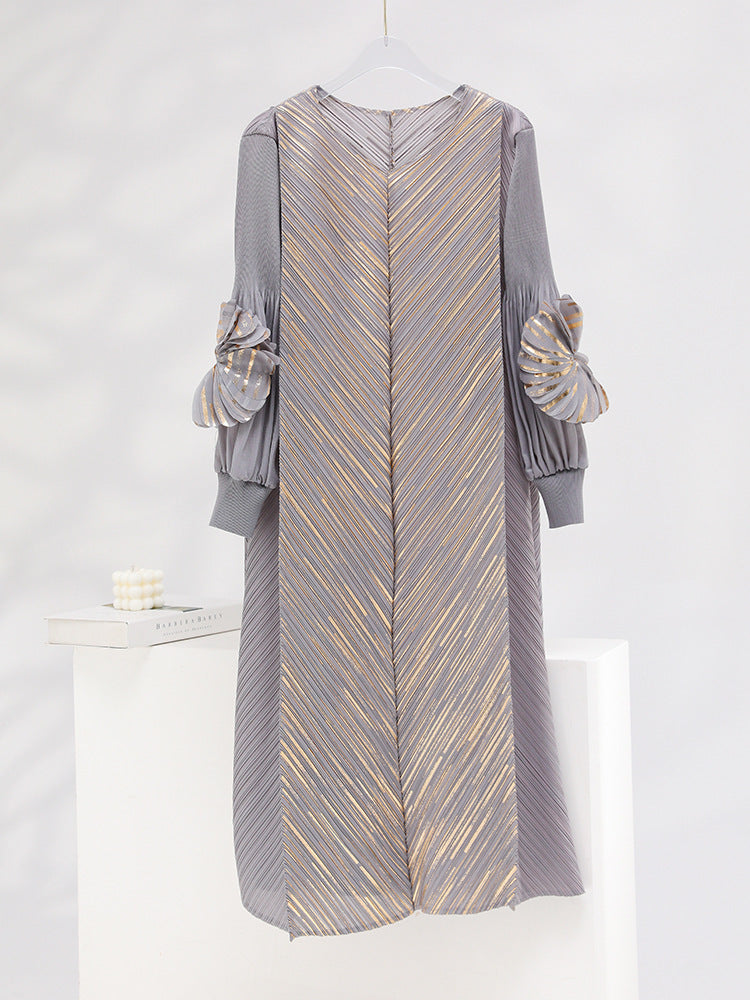 High-grade Bronzing Plate Flower V-neck Temperament Mid-length Pleated Dress