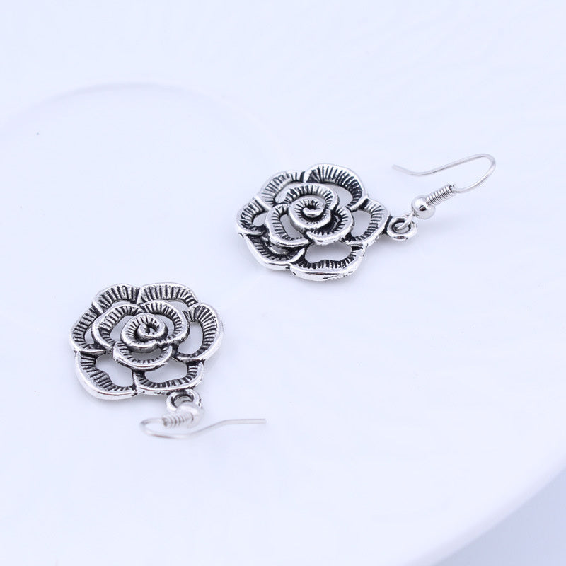 New Fashionable Flower Earrings For Women