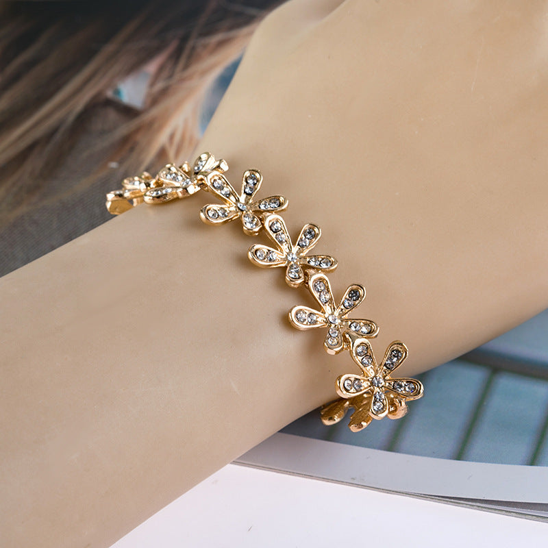 Fashion Temperament And Fully-jewelled Snowflake Bracelet