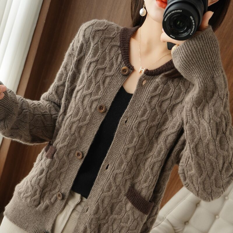 New Twisted Round Neck Cardigan