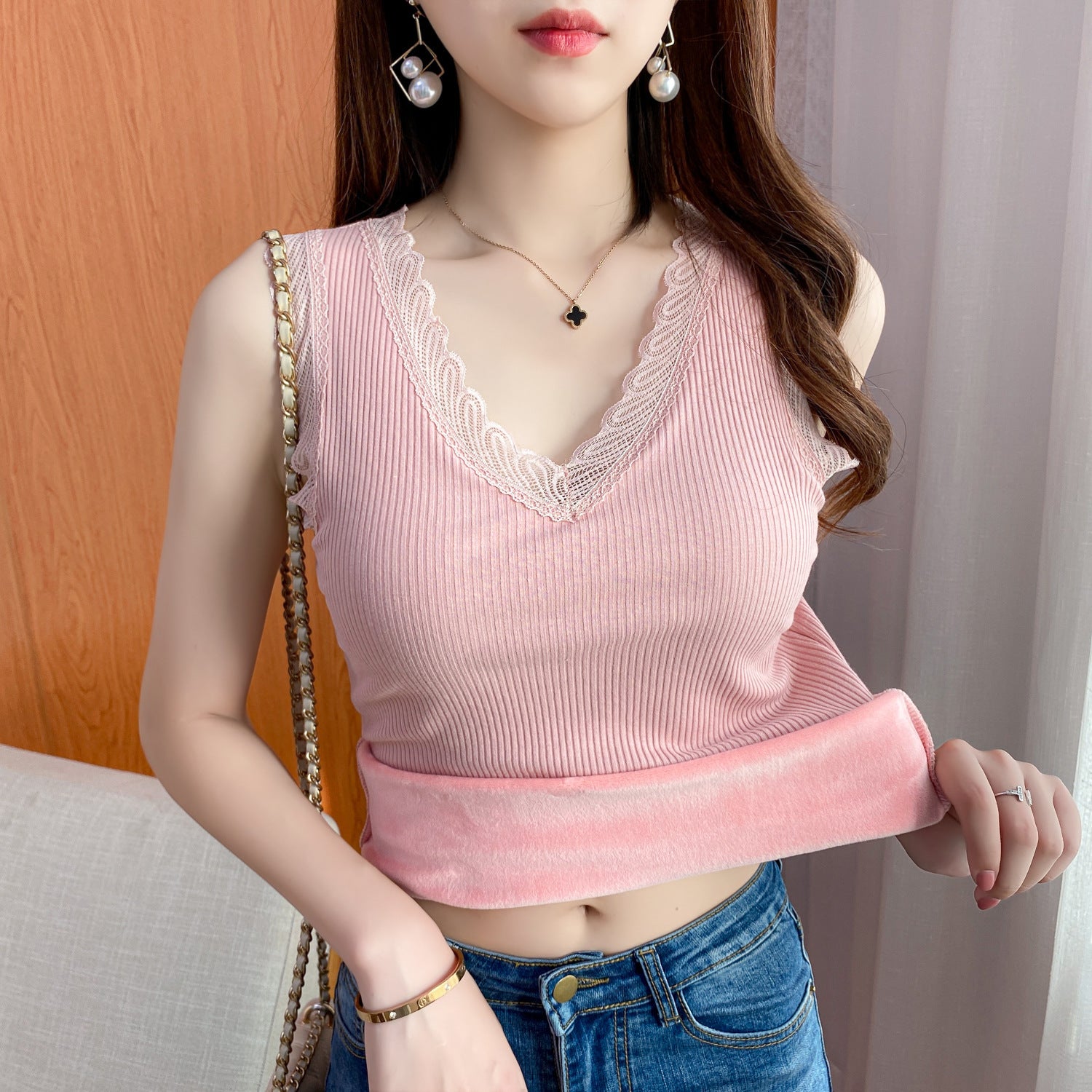 Women's Padded And Thickened Threaded V-neck Lace Top
